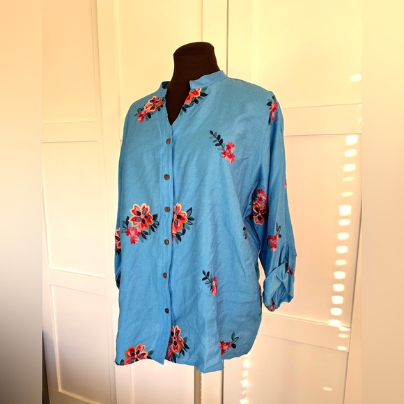 Kindred by Anthropology Embroidered Floral Front Button Shirt Plus Size - Picture 4 of 11